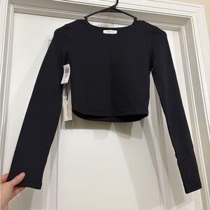 Aritzia Black Contour Crew top Size Small NWT